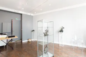 Luminous Boutique in Paris 5th - Image 1