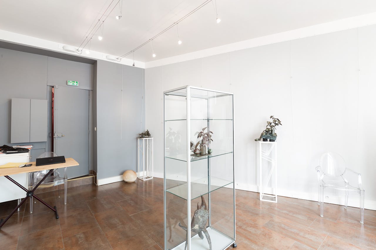 Luminous Boutique in Paris 5th - Image 1