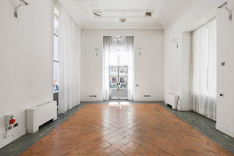 Beautiful Space in Duomo - Image 0