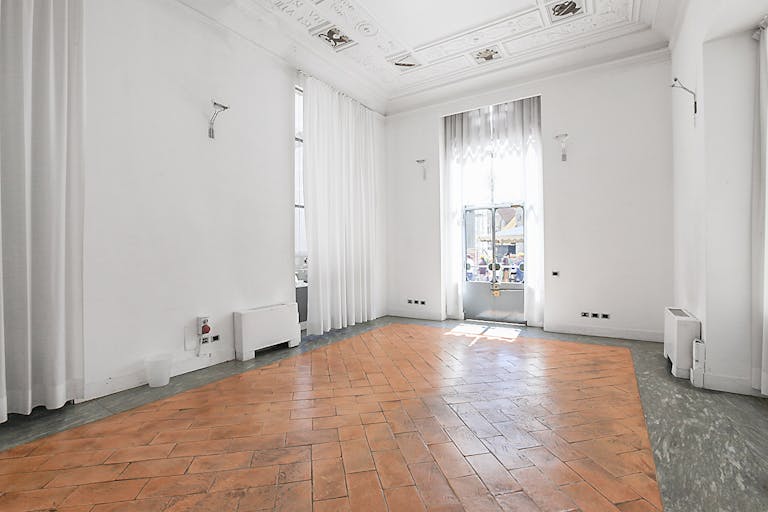 Beautiful Space in Duomo - Image 1