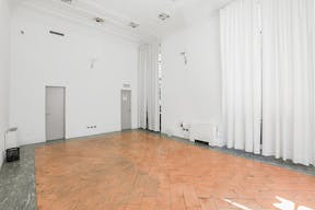 Beautiful Space in Duomo - Image 2