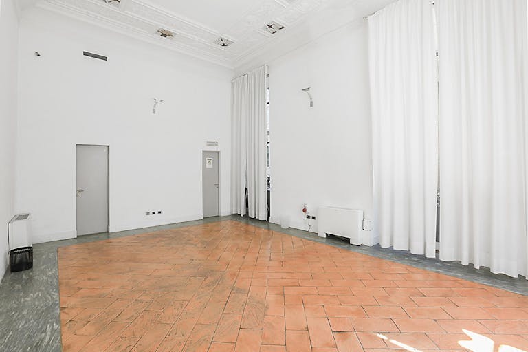 Beautiful Space in Duomo - Image 2