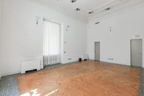 Beautiful Space in Duomo - Image 3