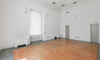 Beautiful Space in Duomo - Image 3