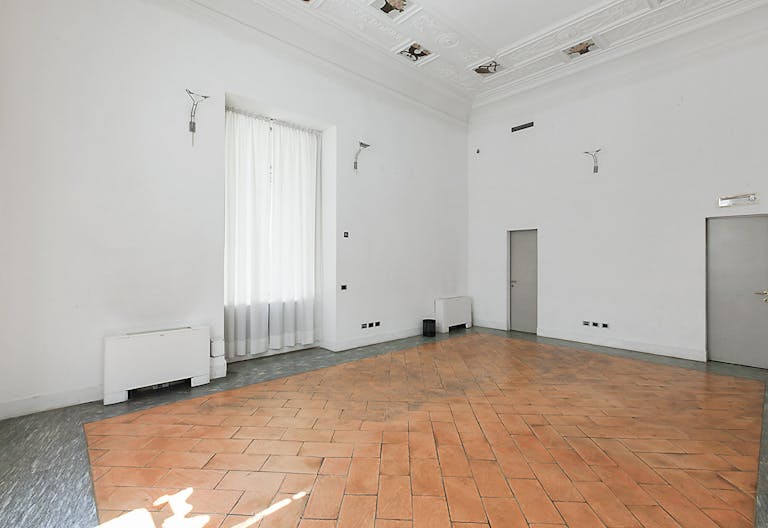 Beautiful Space in Duomo - Image 3