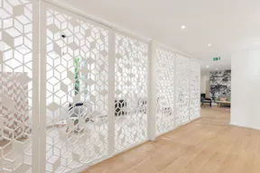 Beautiful Showroom in Paris 17th - Image 2