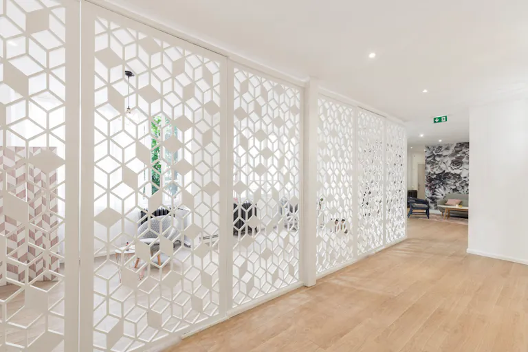 Beautiful Showroom in Paris 17th - Image 2