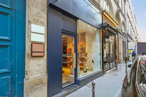 Amazing Boutique in Paris 1st - Image 2