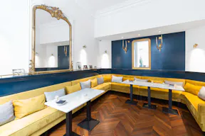 Multistory Space in Opéra - Image 0