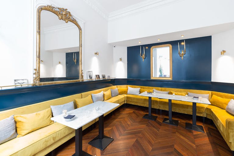 Multistory Space in Opéra - Image 0