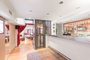 Multistory Space in Opéra - Image 4