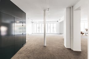 Multistory Space in Opéra - Image 6