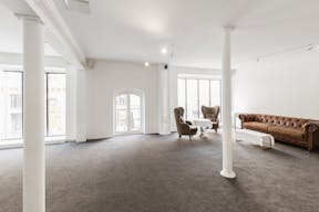 Multistory Space in Opéra - Image 7