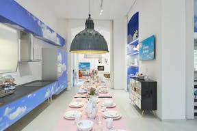 Modern Showroom Space - Image 2