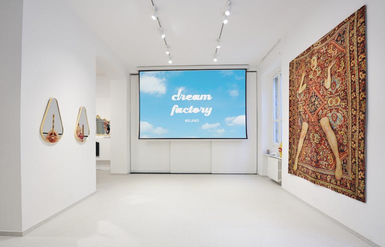 Modern Showroom Space - Image 4