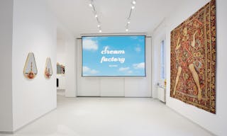 Modern Showroom Space - Image 4