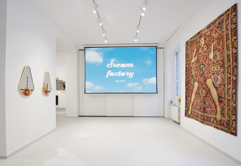 Modern Showroom Space - Image 4