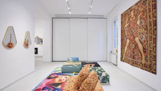 Modern Showroom Space - Image 5