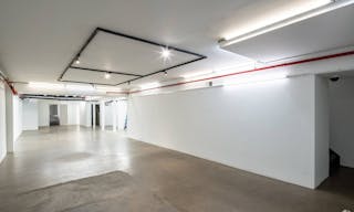 Soaring SoHo Retail Space - Image 3