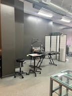 Spacious Boutique in Albany Park - Image 5