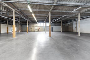 Warehouse Space Near La Chappelle - Image 0