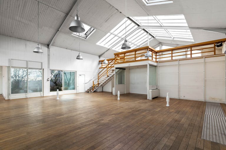 Stylish Event Space in La Chapelle - Image 0