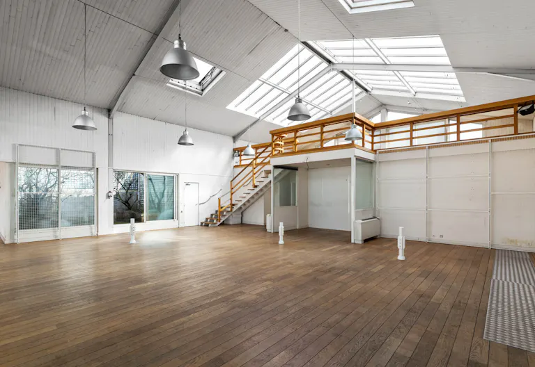 Stylish Event Space in La Chapelle - Image 0