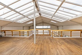 Stylish Event Space in La Chapelle - Image 2