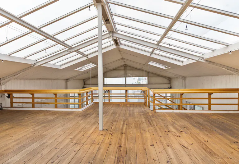 Stylish Event Space in La Chapelle - Image 2