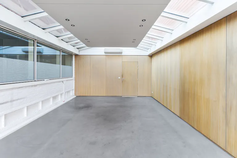 Stylish Event Space in La Chapelle - Image 4