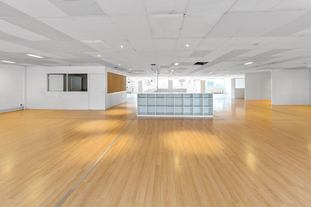 La Chapelle Showroom Space - Image 1