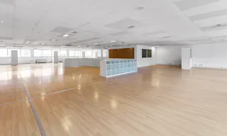 La Chapelle Showroom Space - Image 2