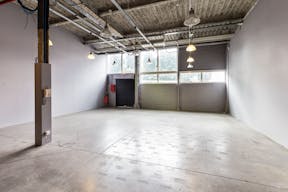 Workshop space near La Chapelle - Image 1