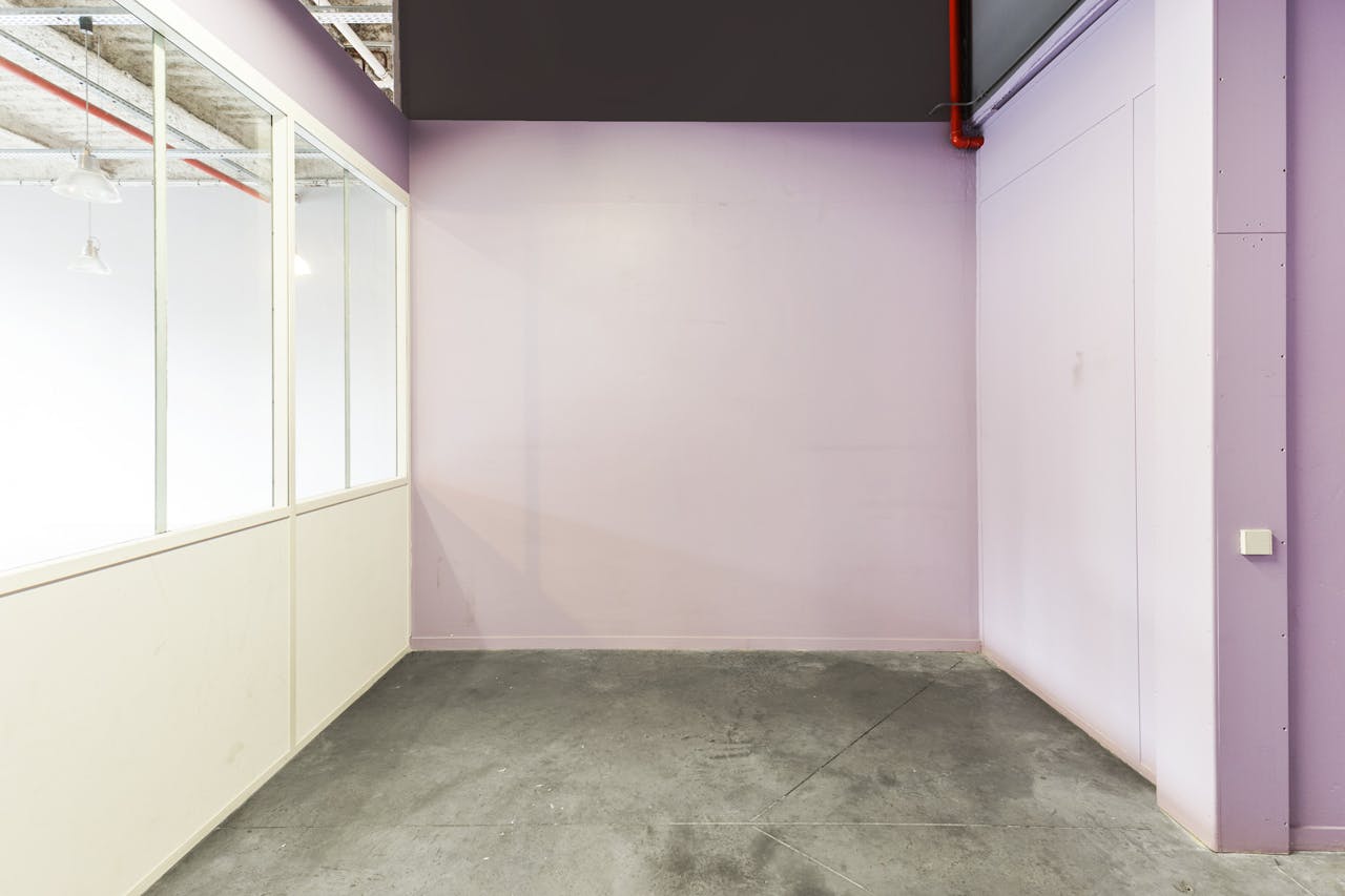 Workshop space near La Chapelle - Image 2