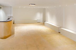 Tasteful Showroom in Ternes - Image 2