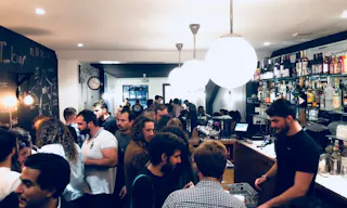 Bar de quartier au pied de Montmartre ! - Image 3