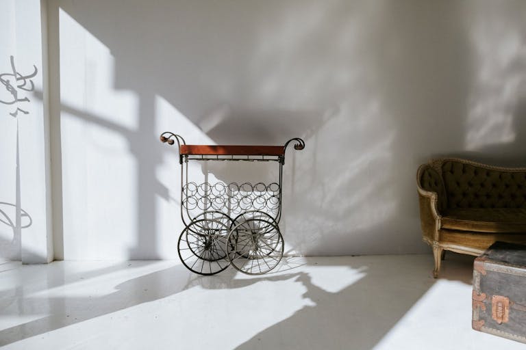 Storefront & Photo Studio w/ Inventory Room (Bed Stuy) - Image 3