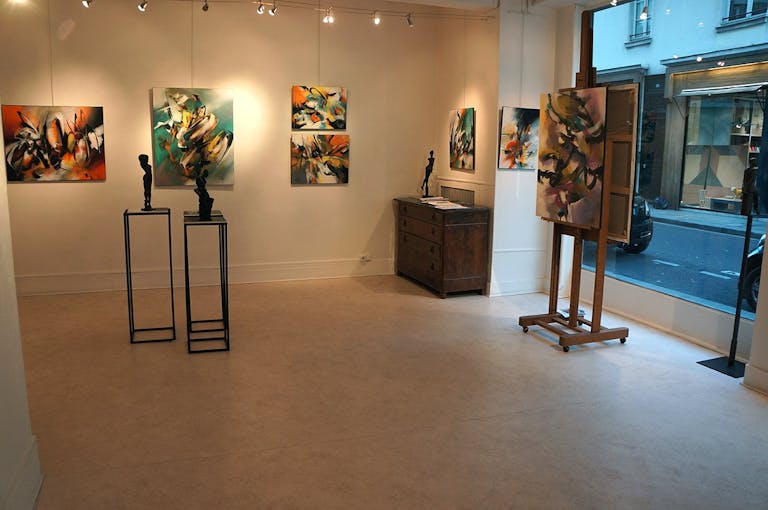 Sophisticated Gallery near Le Bon March� - Image 1