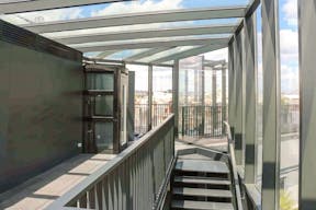 Unique space with the highest rooftop of the Champs-�lys�es - Image 8