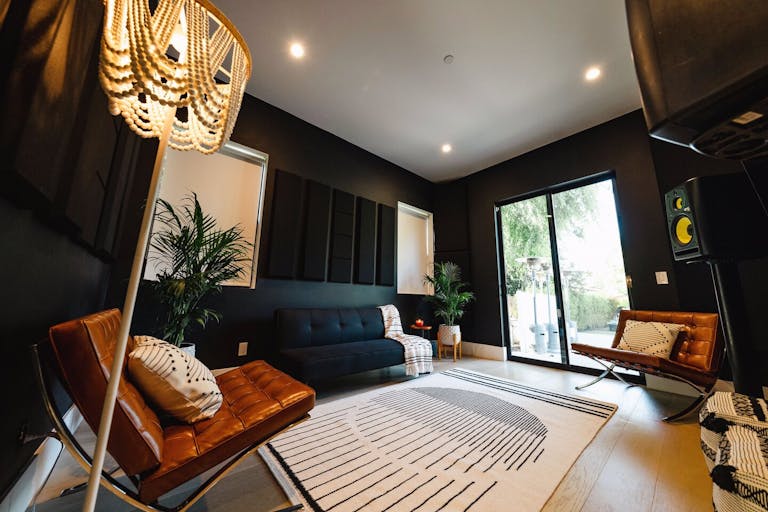 Fully Supported State-of-the-Art Creative Incubator In Los Angeles - Image 2