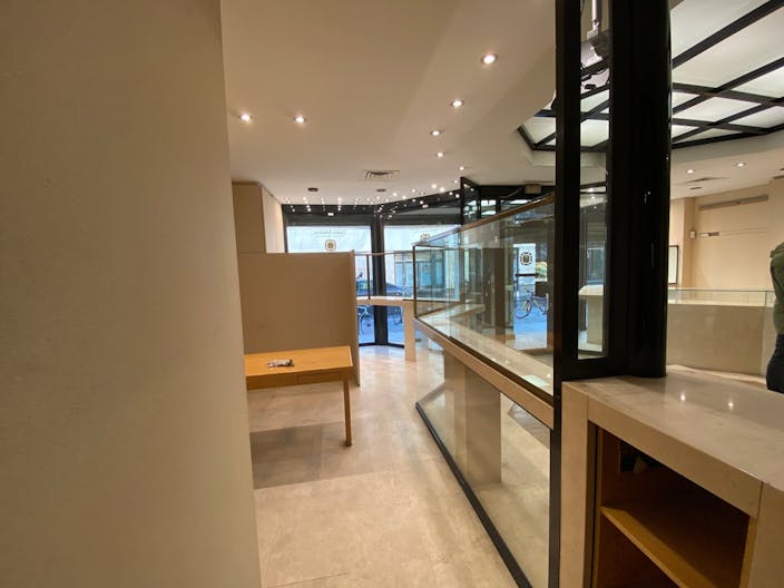 Boutique Shop Rue du Temple - Image 3