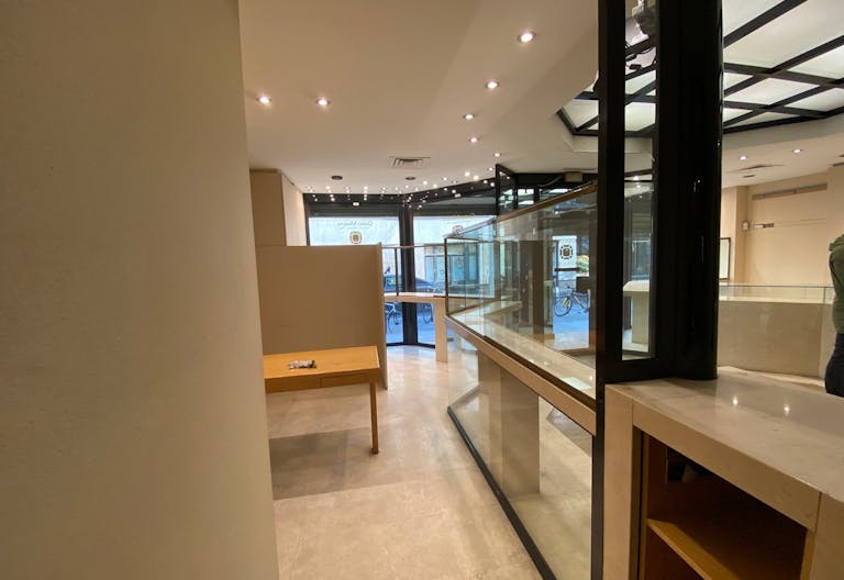 Boutique Shop Rue du Temple - Image 3