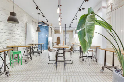 Elegant and Atypical Pop Up in Réaumur - Image 0