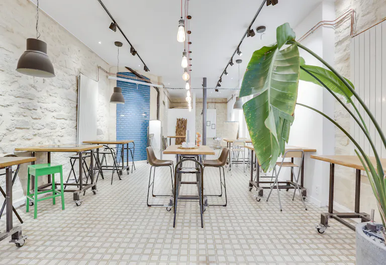 Elegant and Atypical Pop Up in Réaumur - Image 0