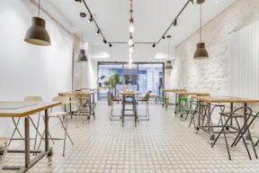 Elegant and Atypical Pop Up in Réaumur - Image 1