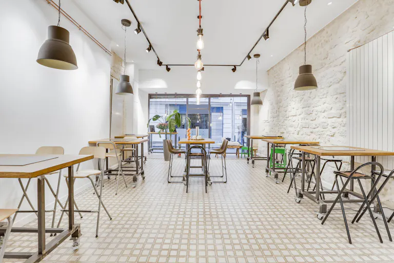 Elegant and Atypical Pop Up in Réaumur - Image 1