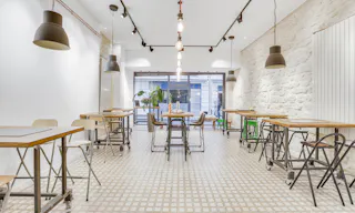Elegant and Atypical Pop Up in Réaumur - Image 1