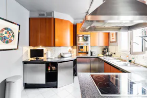 Beautiful Panthéon Loft Space - Image 3