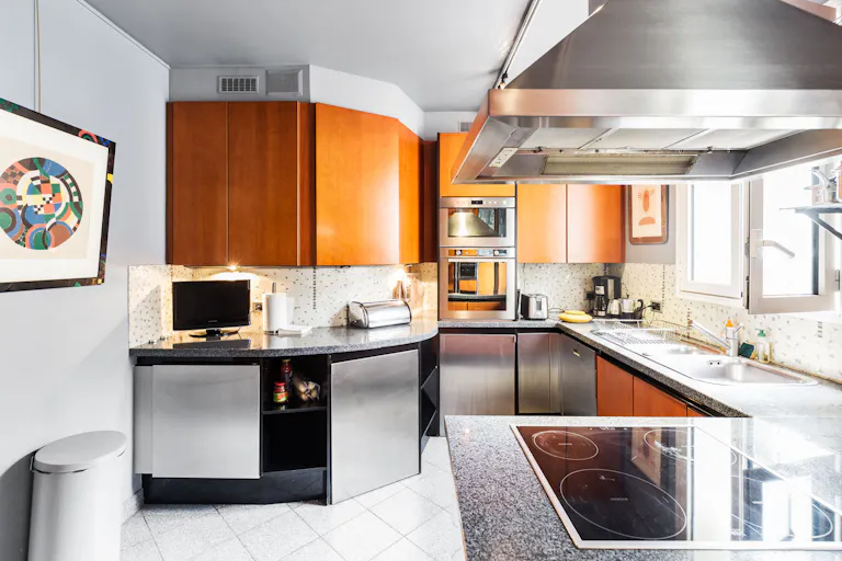 Beautiful Panthéon Loft Space - Image 3