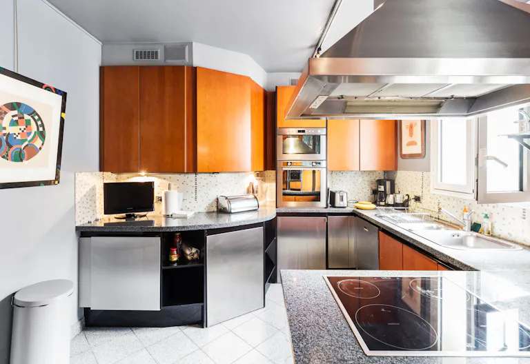 Beautiful Panthéon Loft Space - Image 3